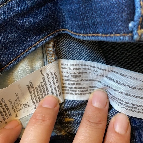 Abercrombie & Fitch•Distressed Rolled Hem Denim Women’s Shorts,Size 27/2, EUC - Picture 8 of 11